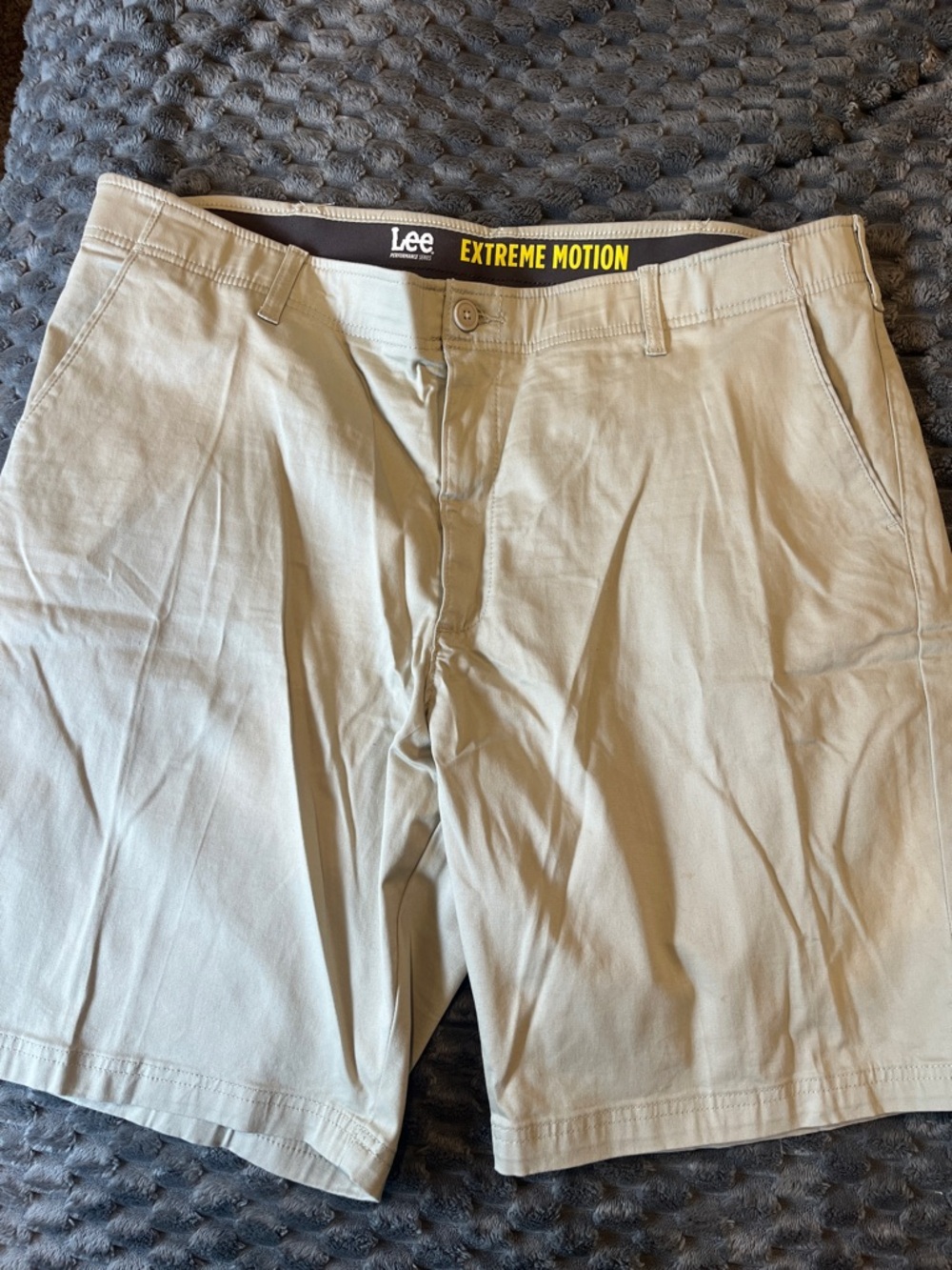 Men’s Lee Extreme Motion flat front shorts